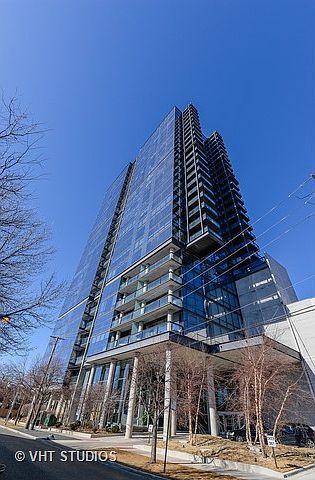 1st image of 860 W Blackhawk St Unit 2506