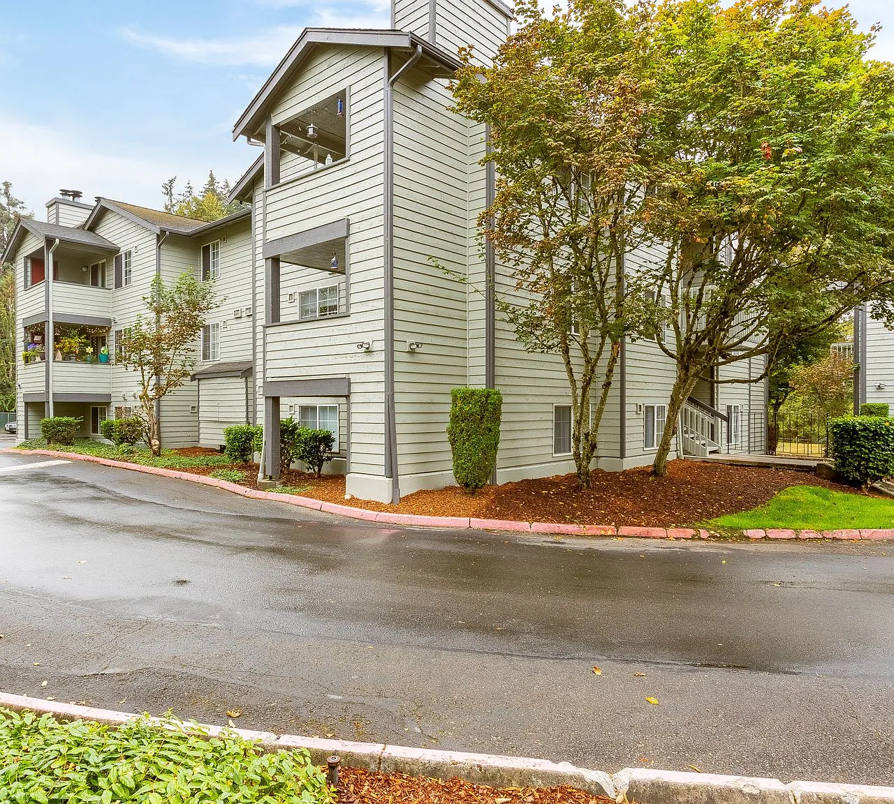 Brookside Gardens Apartments — Photo 1