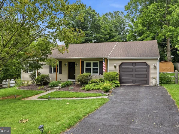 12 Lynn Blvd, Downingtown, PA 19335