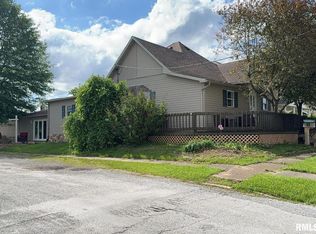602 S Thomas St, Christopher, IL 62822