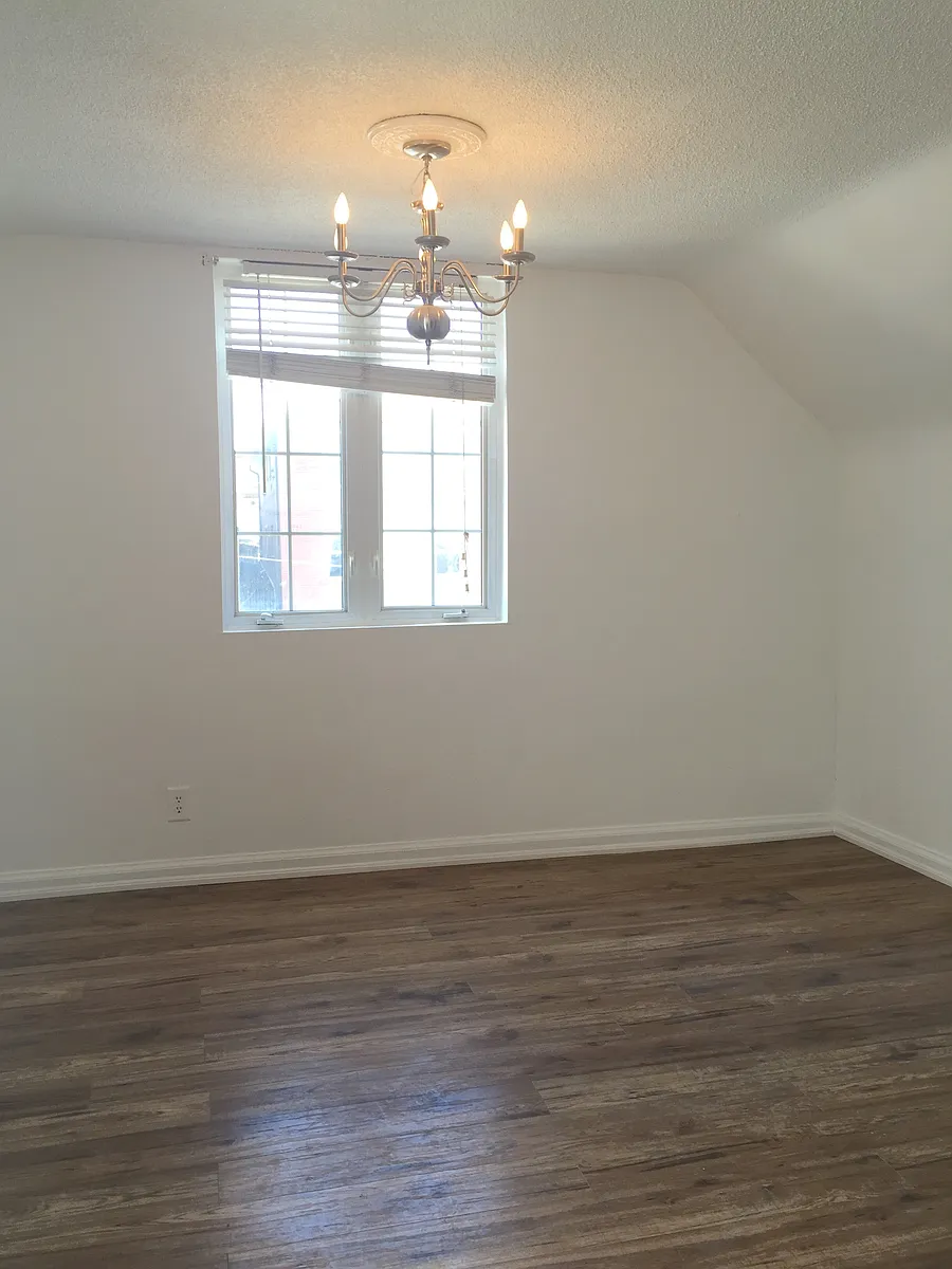 Building Photo - 2097 Dufferin St #2