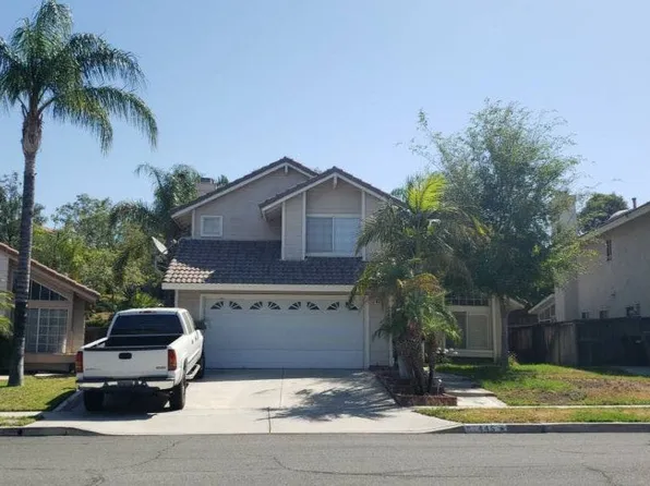 445 Yosemite Cir, Corona, CA 92879