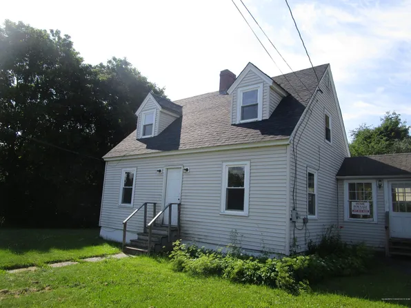 4 Hogan St, Houlton, ME 04730