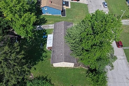 4th image of 1017 Sunset Dr