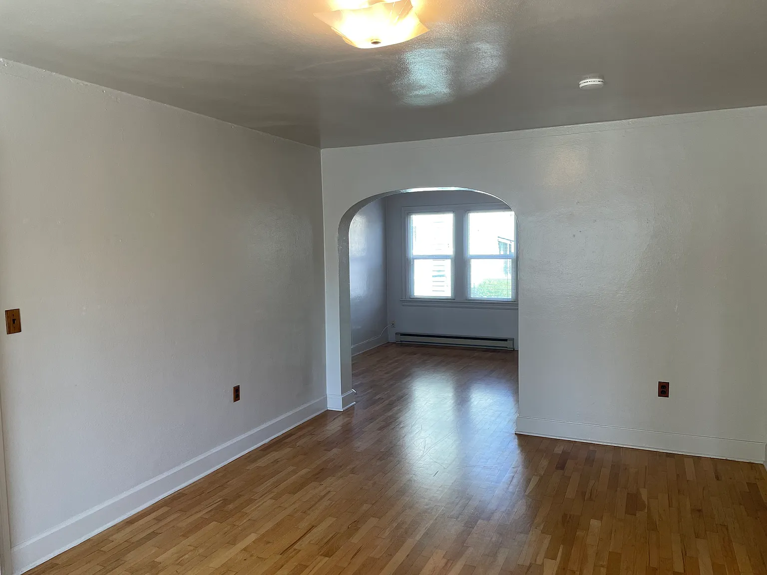 2 bed, 750 sqft, $1,400 — Photo 2