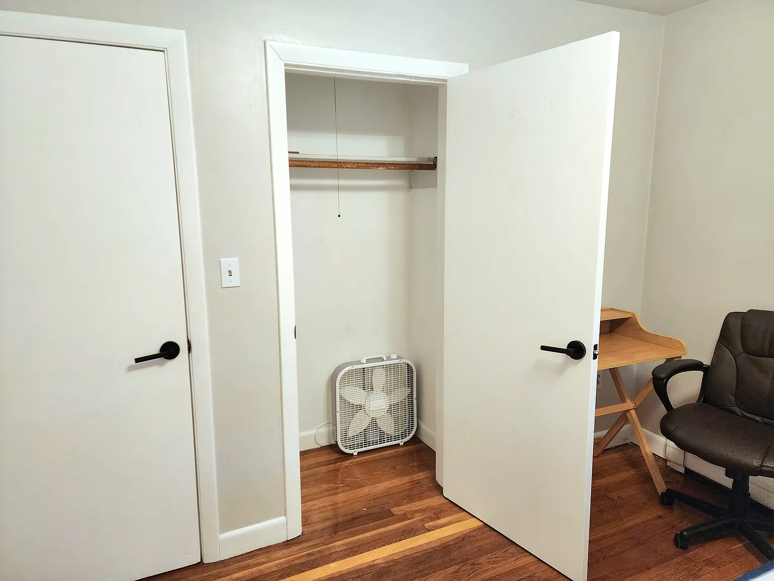 3 bed, 1100 sqft, $800 — Photo 2