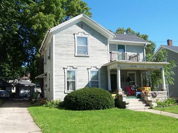 208 W 3rd St, Beaver Dam, WI 53916