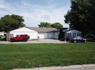 6811 Wildwood Ct, Indianapolis, IN 46268