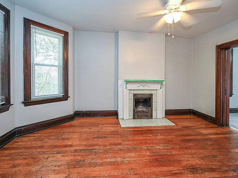 2125 W Clifton Ave #B — Photo 2