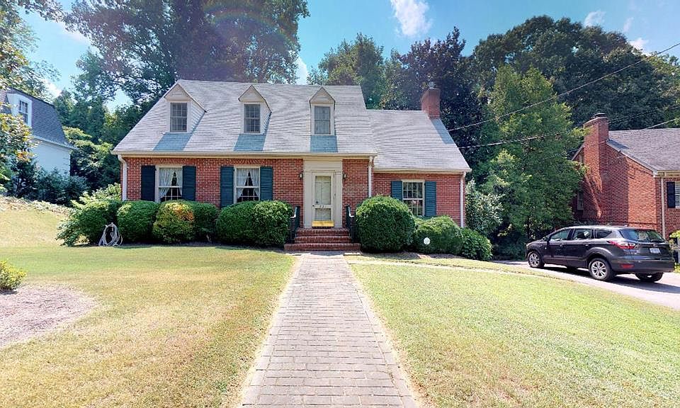 1st image of 231 Magnolia Dr