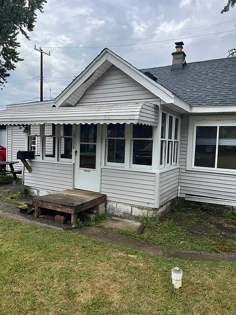 3 bed, 800 sqft, $1,300 — Photo 2