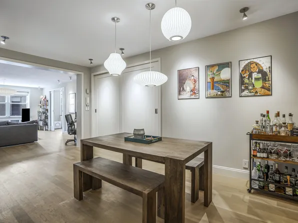 310 West 55th Street image 4 of 23