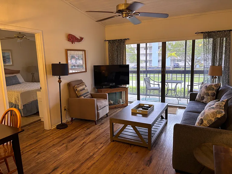 20 Greenbrier St #208 — Photo 13