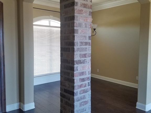 2nd image of 505 Brompton Ln