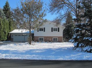 7711 Greenwood Dr, Mounds View, MN 55112