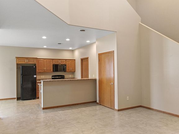 5th image of 21 Hanfield Ct