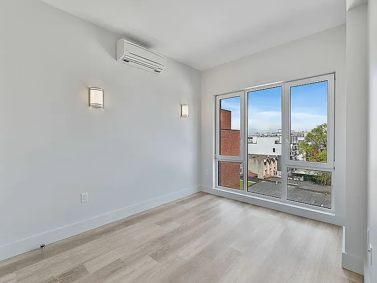 2605 Snyder Ave #2B — Photo 4