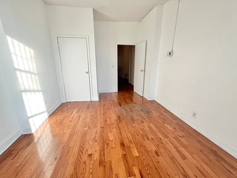 297 Troutman St #3L — Photo 3