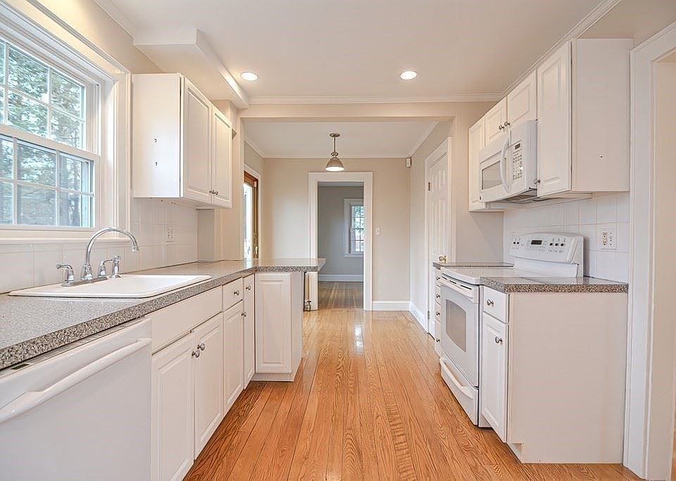 1st image of 22 Dayton Ave