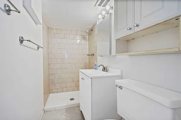 Sold by Century 21 Amiable Realty Group II Inc | media 18