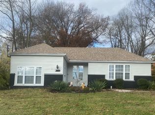 949 Anderson Ferry Rd, Cincinnati, OH 45238