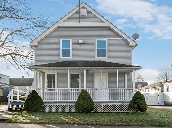 33 Gilbert St, Woonsocket, RI 02895