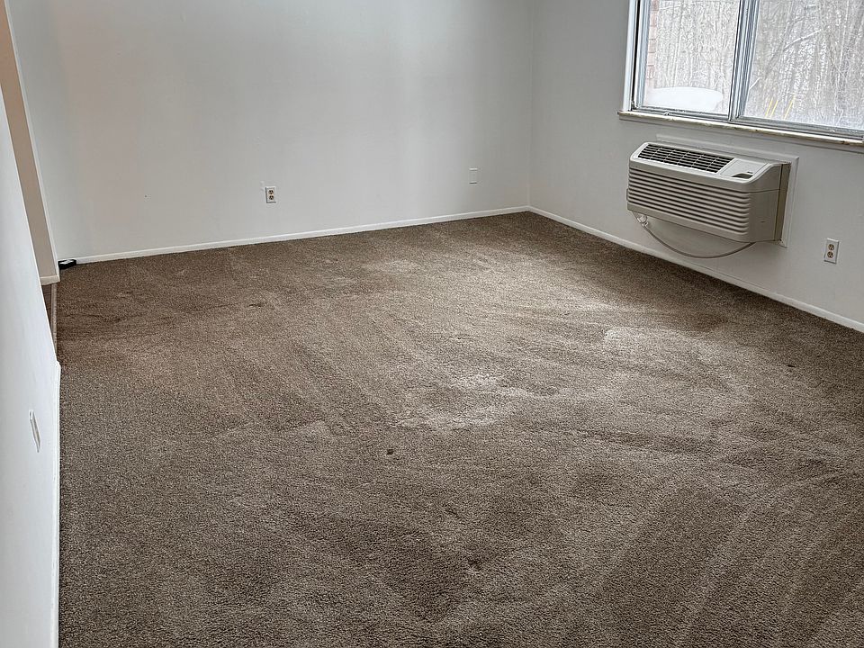 1st image of 460 Wells Dr APT B