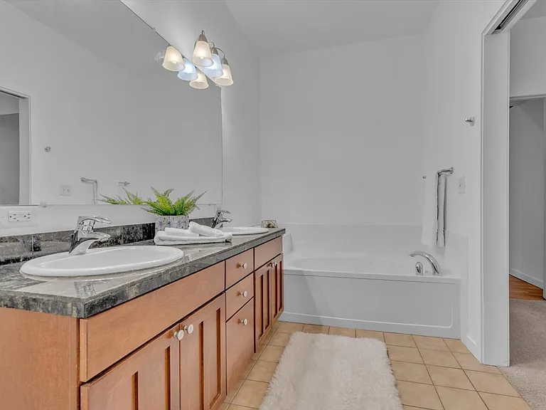 1053 W Century Dr #310 — Photo 20