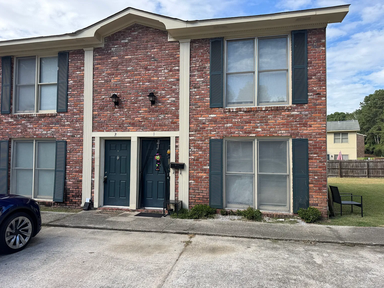 2 bed, 1.5 bath, 1100 sqft, $995 — Photo 1