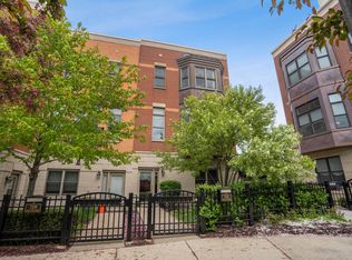 721 W 15th St, Chicago, IL 60607