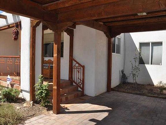 4th image of 801 Loma Vista Dr NE