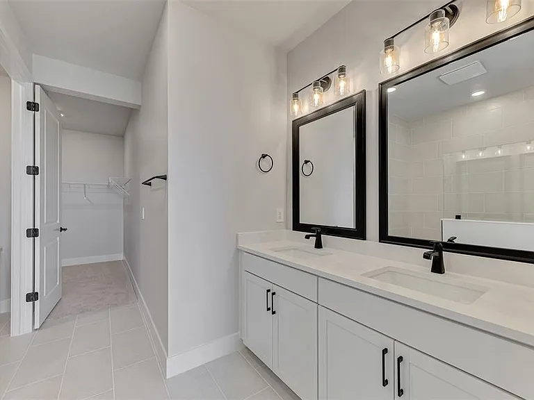 2821 Marrakesh Ln — Photo 24