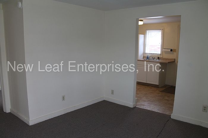 2nd image of 214 Indianapolis Rd
