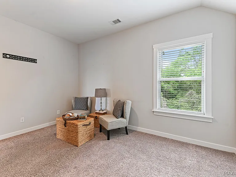 731 Hedgefield Way — Photo 31