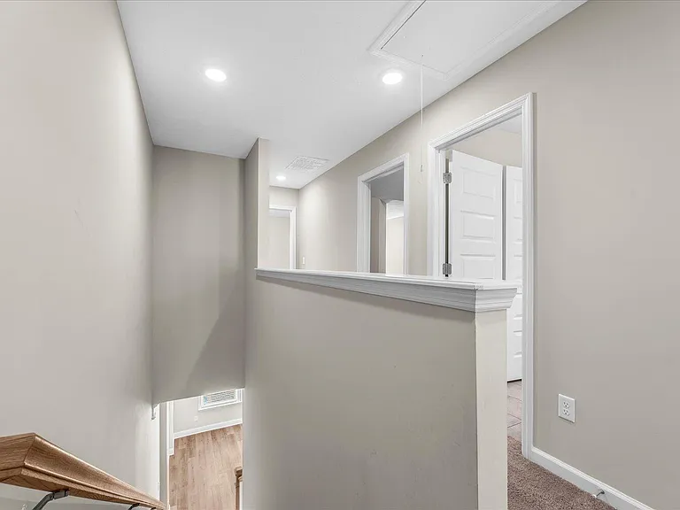 1071 Linsmore Ave — Photo 13