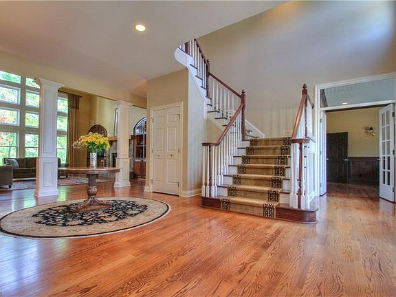 5th image of 705 Hardwick Dr