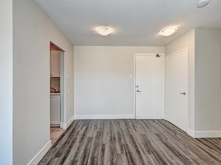 120 Grand Ave — Photo 6