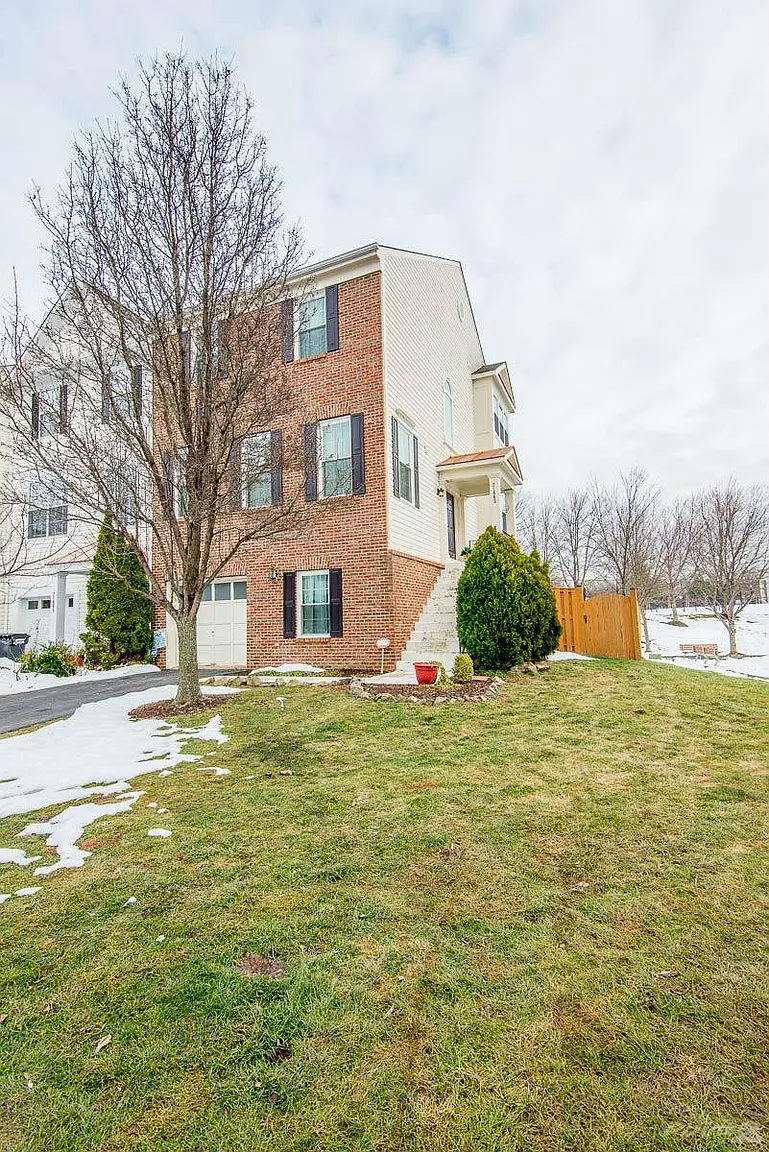 21663 Kings Crossing Ter photo 1