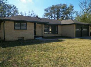 307 SE 13th St, Newton, KS 67114