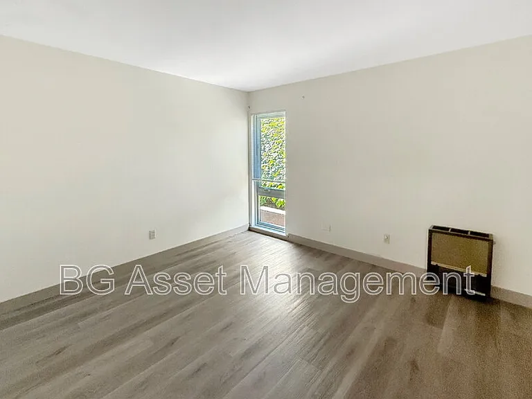 50 Frey Pl #5 — Photo 21