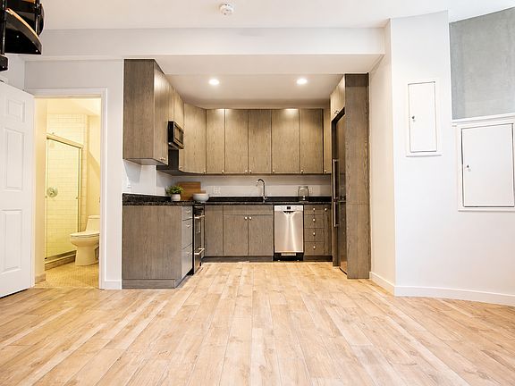 3rd image of 181 Saint Botolph St APT 1