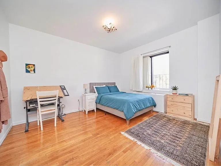 458 W 52nd St #1B — Photo 3