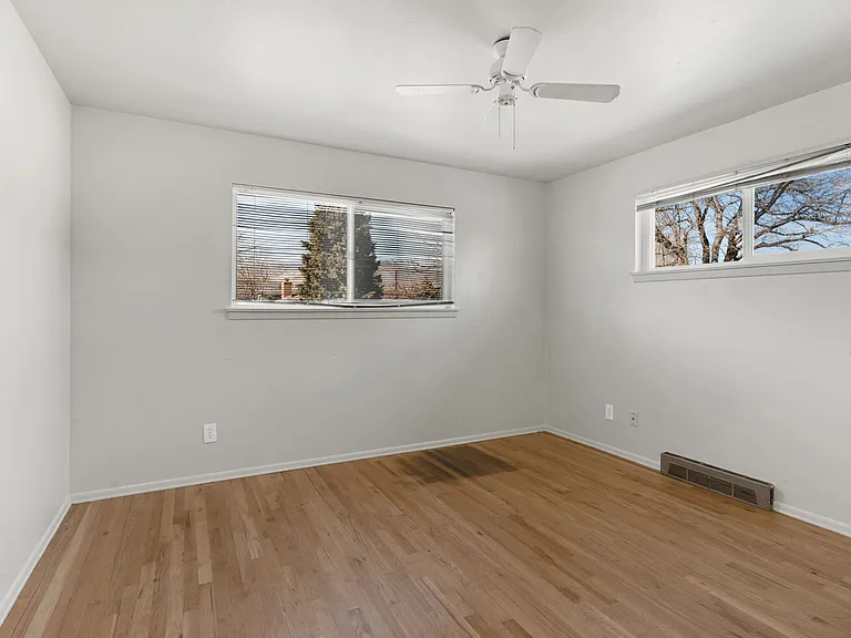 4309 Edwinstowe Ave — Photo 2