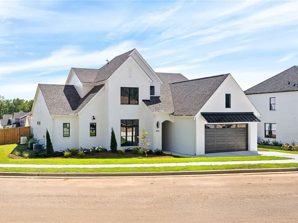 806 Summerlin Cir, Auburn, AL 36830