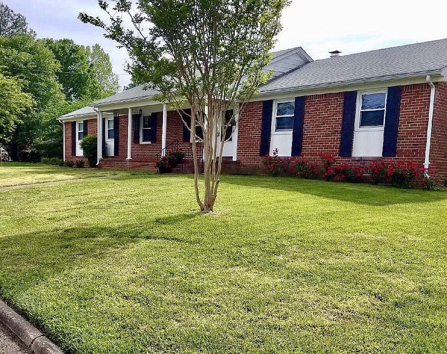 1st image of 2543 College Blvd