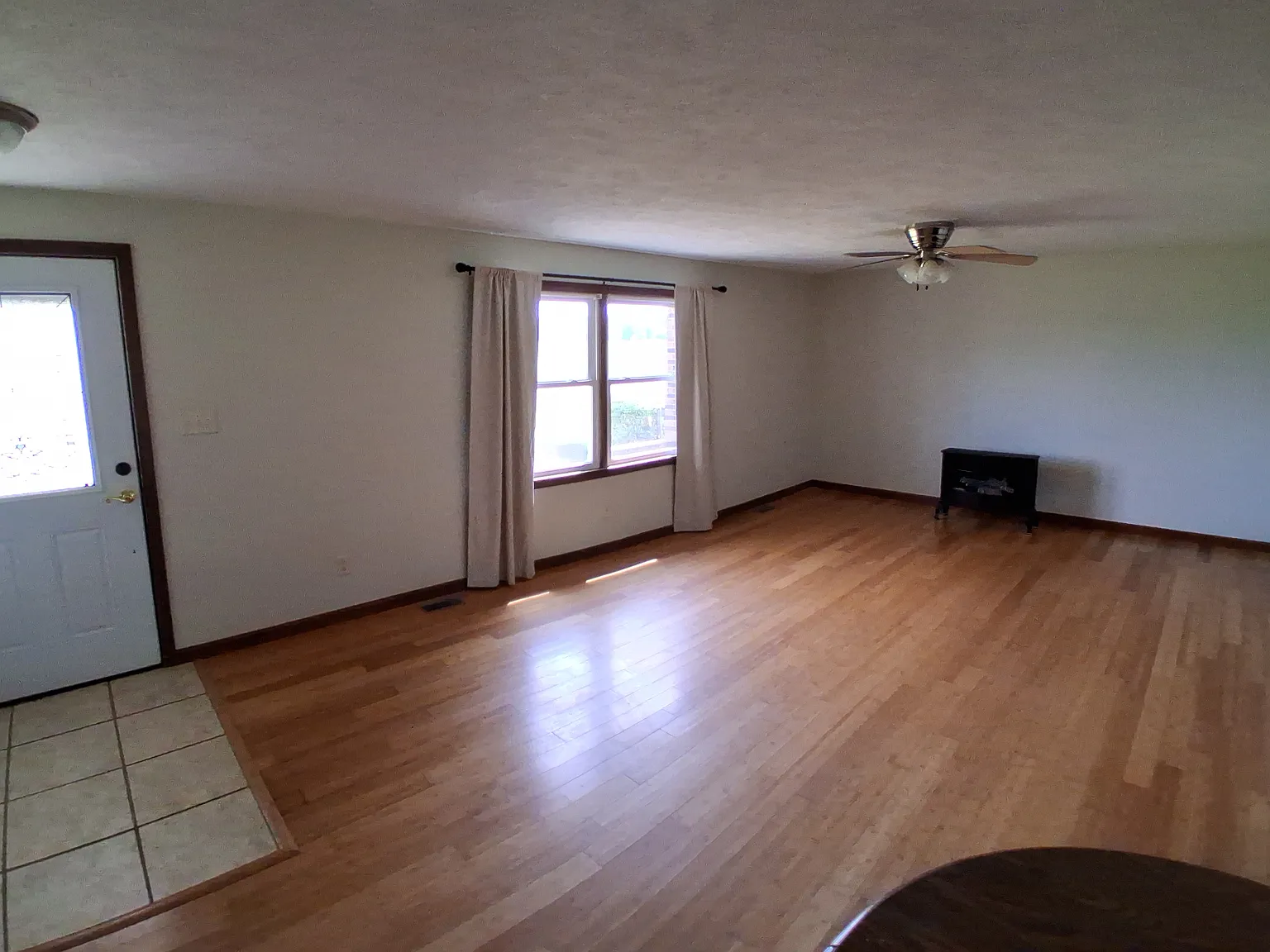 3 bed, 1496 sqft, $1,600 — Photo 4