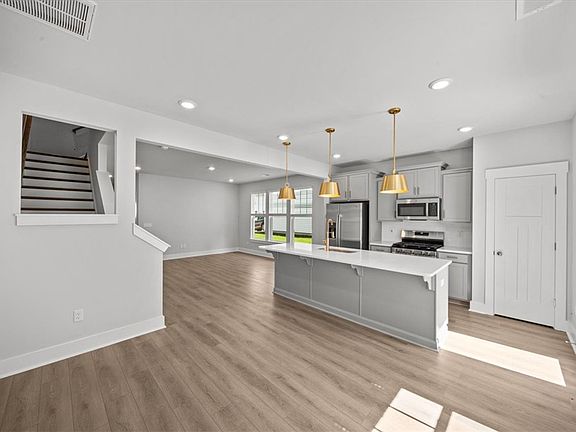 5th image of 524 Harebell Way