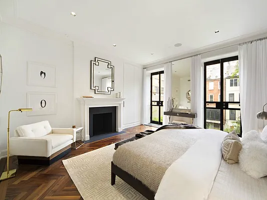 Sold by Sotheby's International Realty | media 5