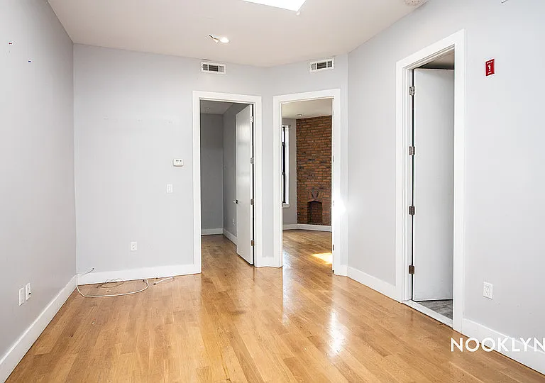 829 Monroe St #8 — Photo 3
