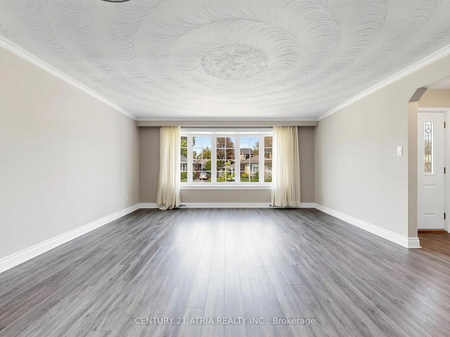4 bed, $3,980 — Photo 4